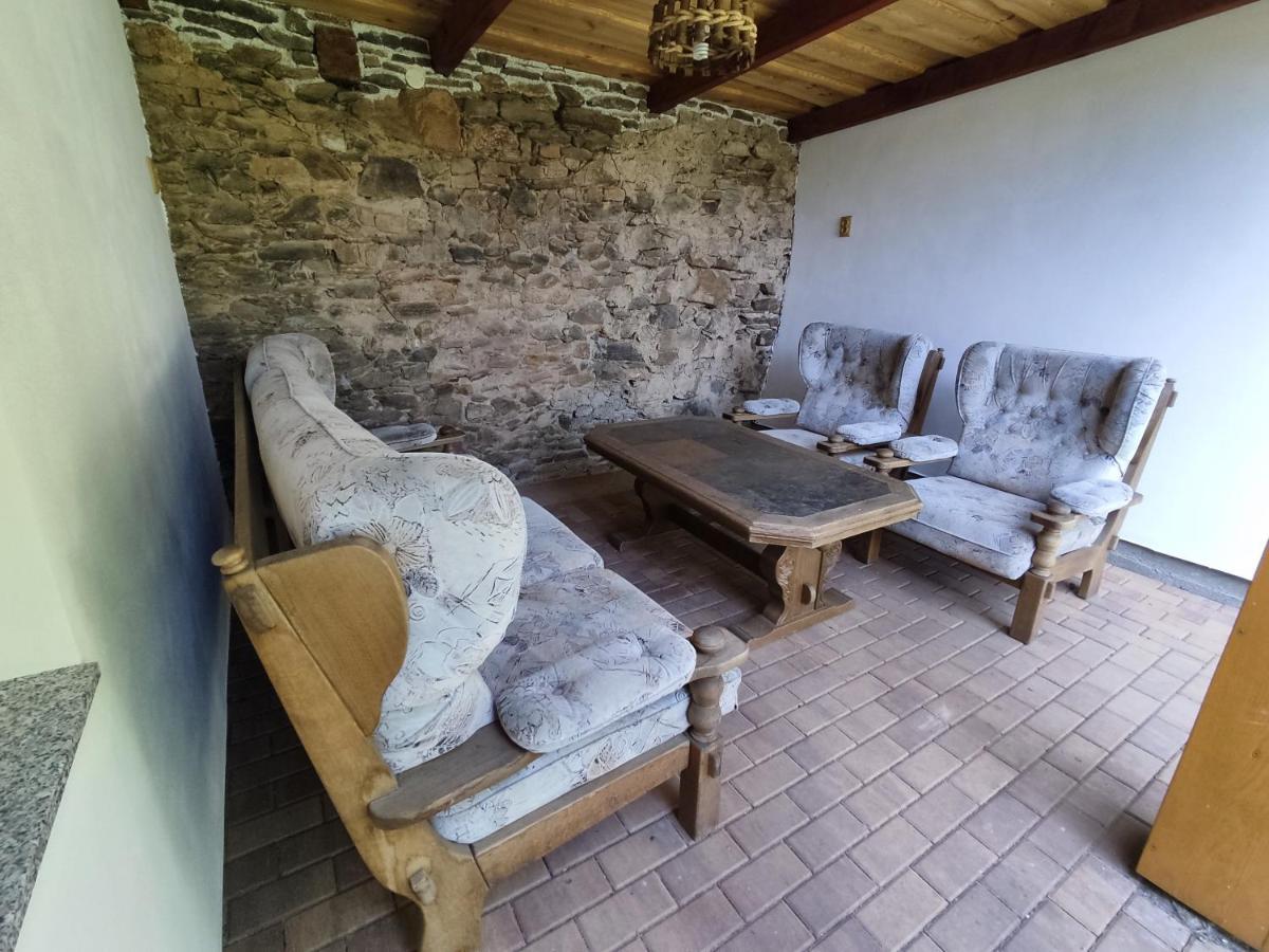 Apartman Utvina Exterior foto
